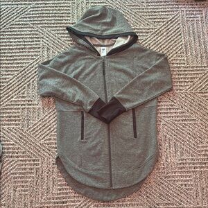 Te Verde Gray Hooded Sweatshirt- S